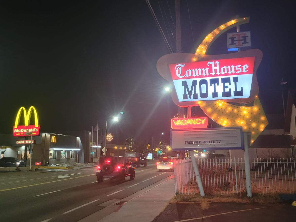 Townhouse Motel Bishop Esterno foto